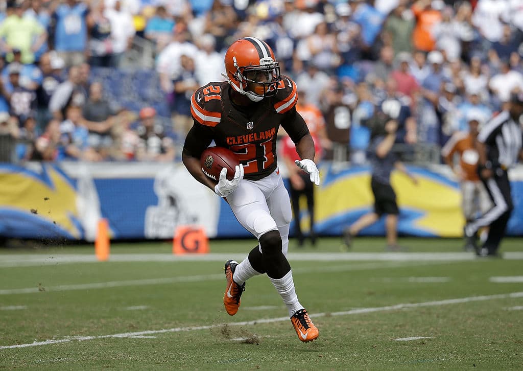 Ese mismo año, 2014, los Browns reclutaron al esquinero Justin Gilbert, egresado de los Cowboys de Oklahoma State. El defensivo fue cambiado al paso de dos temporadas. Fue la octava selección.