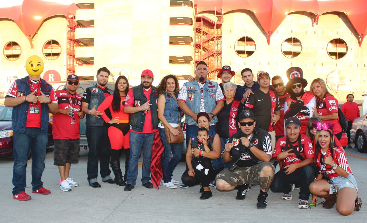 El colorido de la afición en la Jornada 15