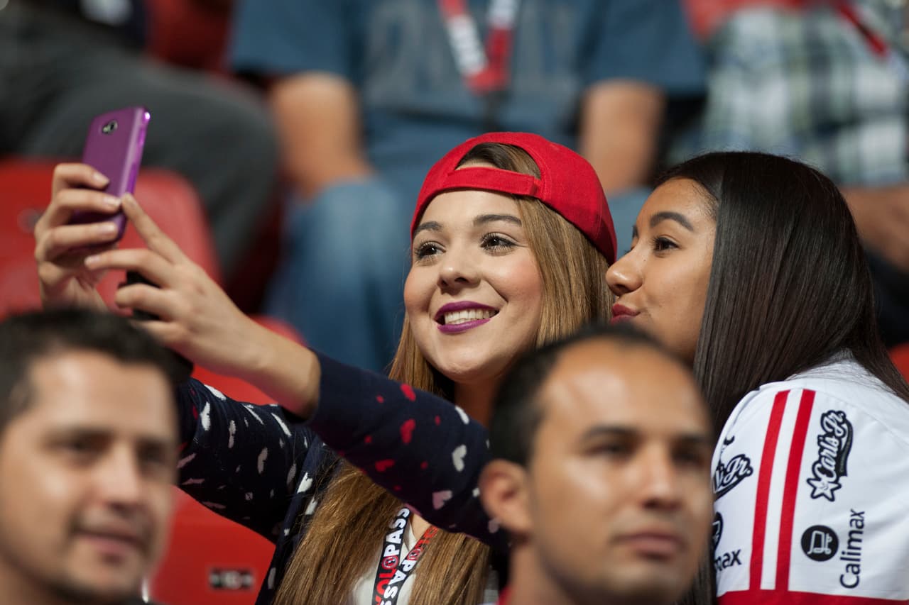 El colorido de la afición en la Jornada 15