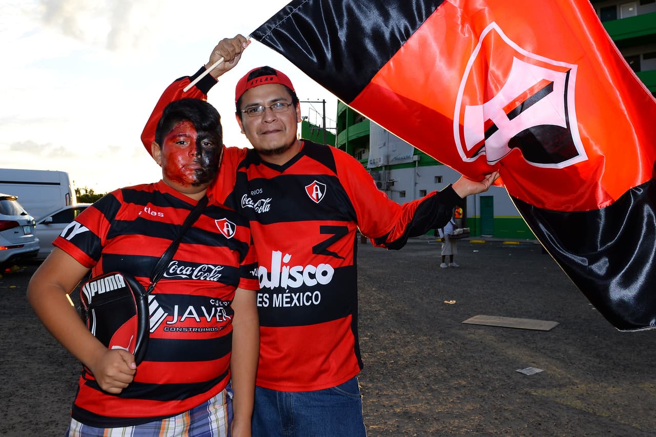 El colorido de la afición en la Jornada 15