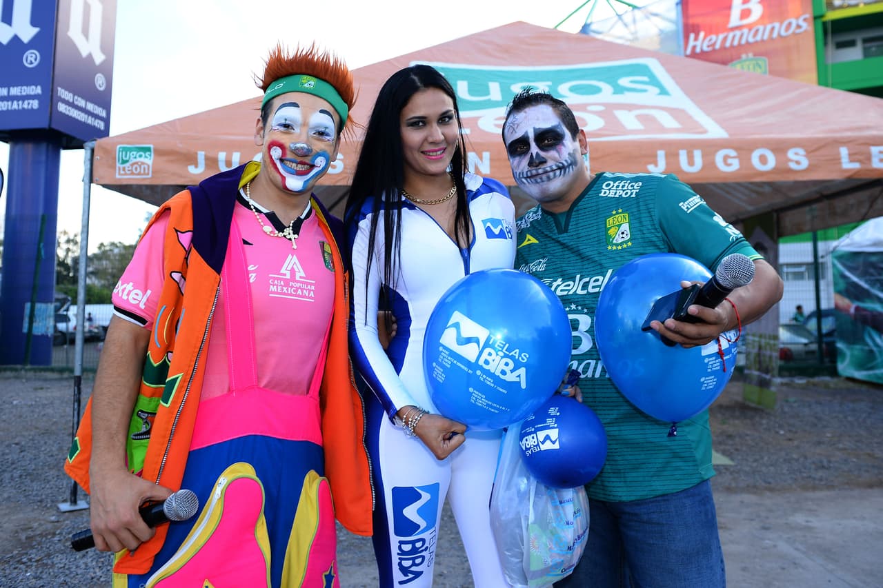 El colorido de la afición en la Jornada 15