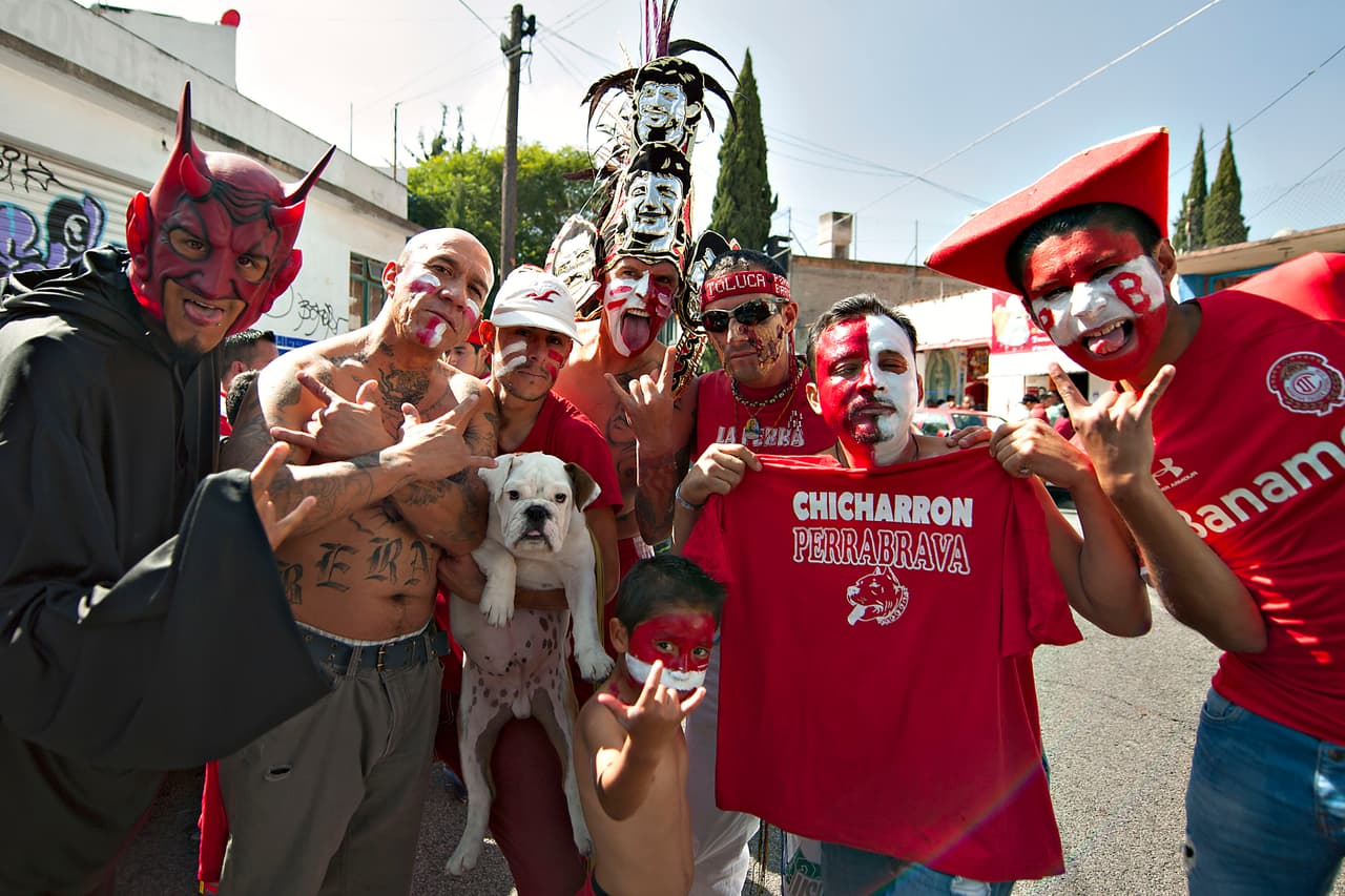 El colorido de la afición en la Jornada 15