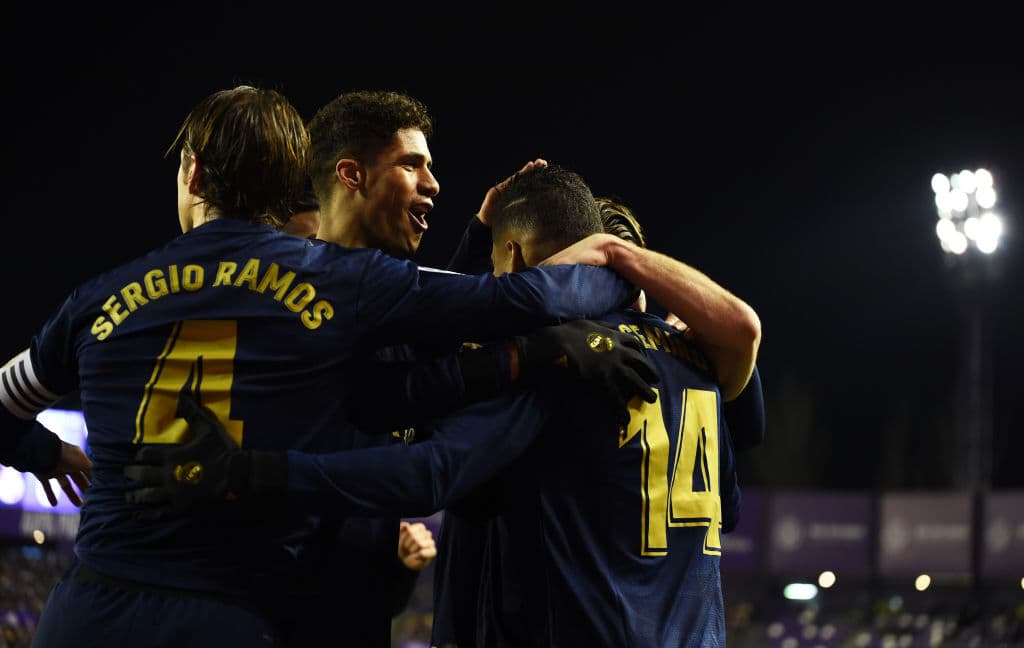 Al final del partido, Nacho le da el triunfo al Real Madrid, con un cabezazo, 0-1 sobre el Valladolid y deja a los de Zidane como líderes en solitario con 46 puntos.