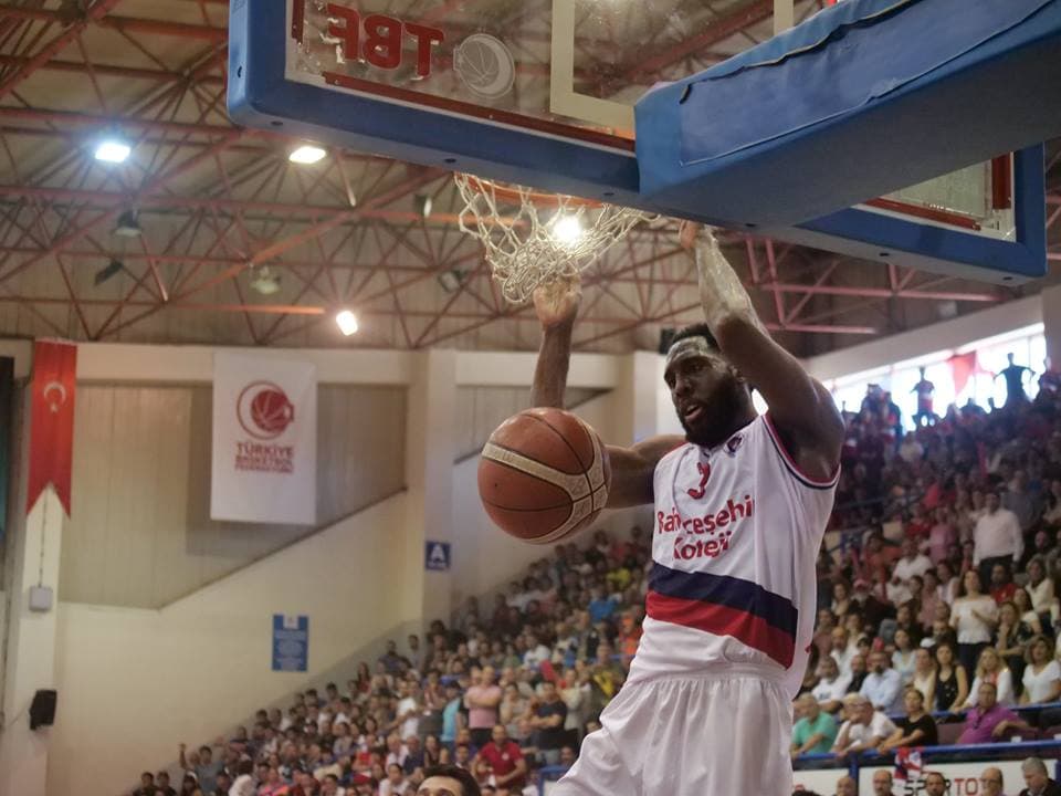 Bahçeşehir Basketbol (Turquía) - DJ White, Chris Babb y Andy Rautins.