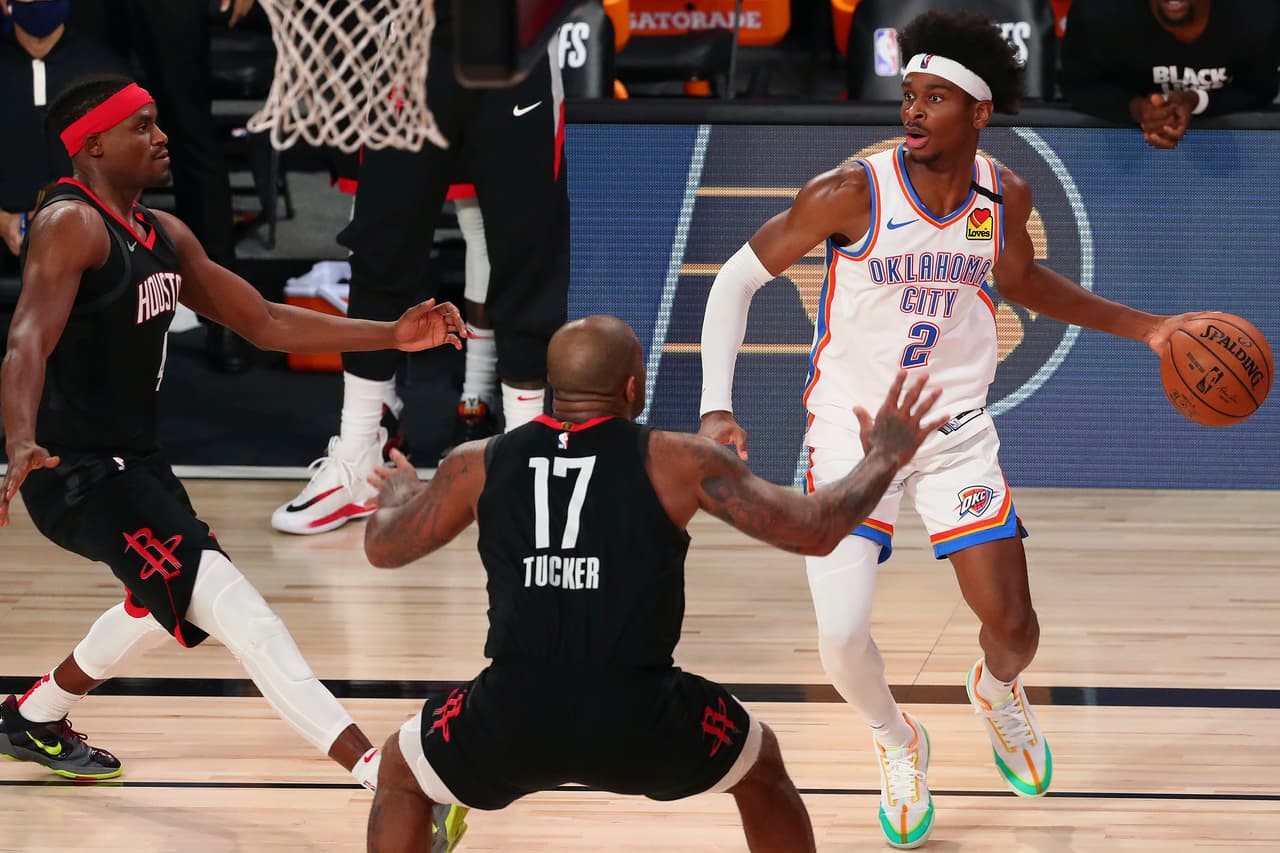 Oklahoma City Thunder se vuelve a imponer a los Hoduton Rockets con un marcador de 114-117 y ponen la serie 2-2.