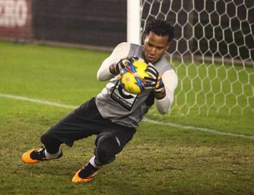 El futuro del portero Carlos Cáceda podría estar en la MLS.