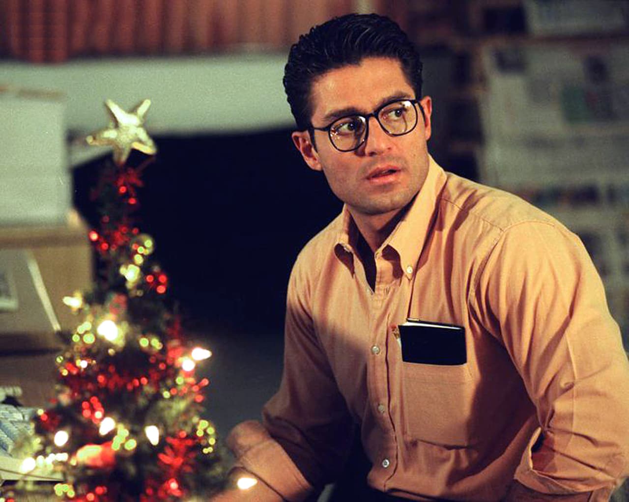 El primer acercamiento que tuvo con el medio artístico fue cuando se dedicó a ser doble de películas de acción. Su golpe de suerte llegó cuando tuvo que doblar a
<b>Eduardo Yáñez</b> en la telenovela 'Dulce desafío'; desde ese momento no dejó los melodramas.