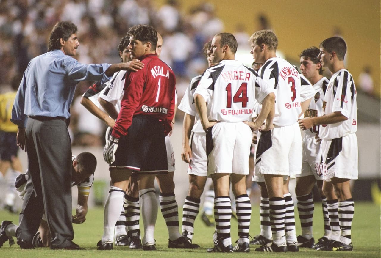 Como nació en Mozambique (entonces colonia portuguesa en África) tiene alma de viajero: fue pionero en los banquillos de la MLS con los MetroStars en 1996.