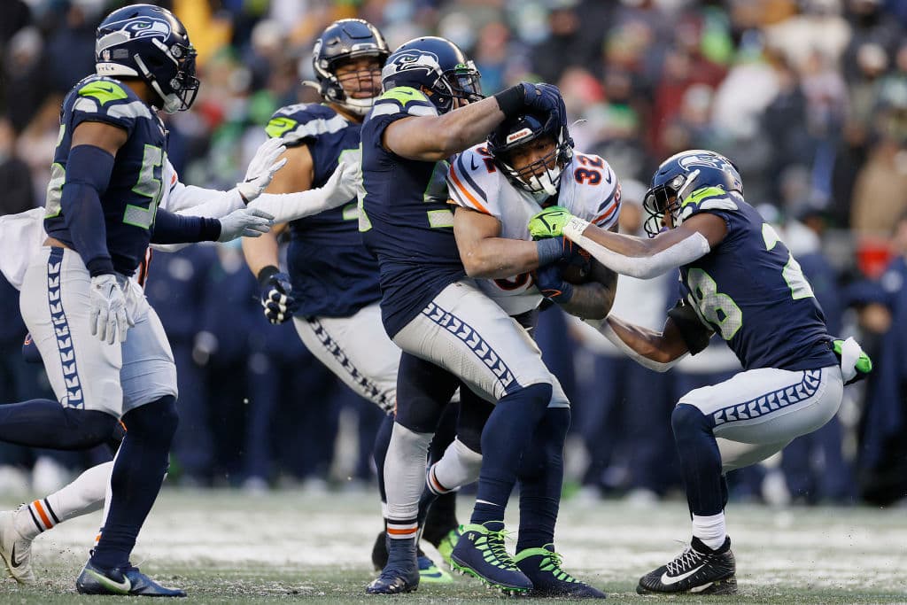 Lions cayó 16-20 en su visita a Atlanta, Buccaneers aplastan 32-6 a las Panthers, Ravens pierden en su visita 21-41 frente a Cincinnati, los Chargers tropiezan 29-41 sobre los Texans, Rams venecen 30.23 a los Vikings, Bills le pegan 33-21 Patriots, Jaguars caen 21-26 en su visita a los Jets, Las Eagles le pegan 10-34 frente a las Eagles, los Bears remaontan 25-24 a los Seahawks, Chiefs aplastan 10-36 a los Chiefs y os Broncos caen 13-17 en su visita a los Raiders.