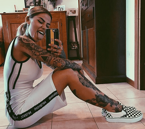 Cristofoli es una reconocida una instagramer, bloguera y modelo italiana de 22 años, menor que el delantero de 30 años.