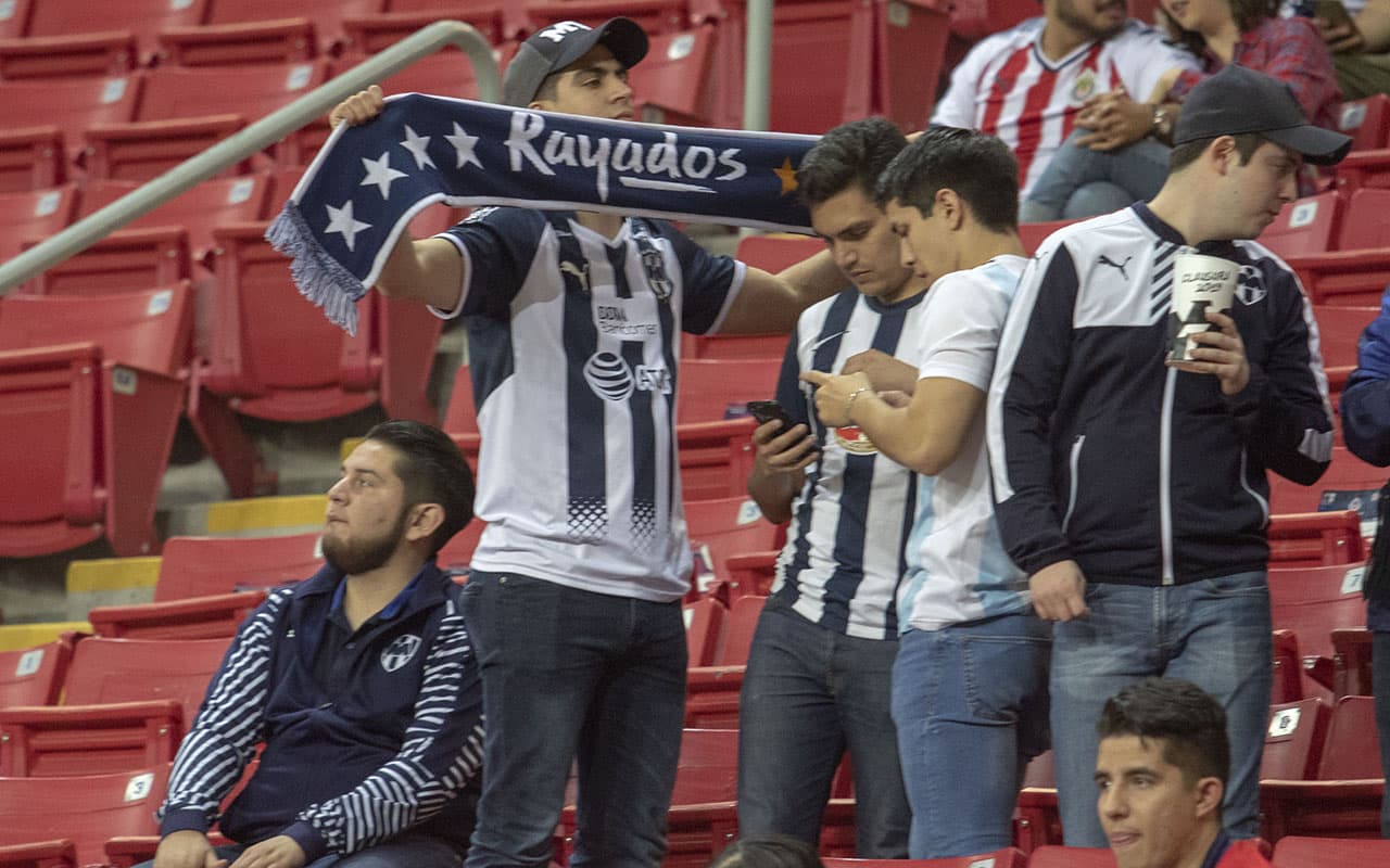 Los fanáticos de Chivas y Rayados están listos para el encuentro entre los dos equipos en el Estadio Akron de Guadalajara por la Jornada 9 del
<a href="https://www.univision.com/deportes/futbol/liga-mx/*">Clausura 2019</a>.