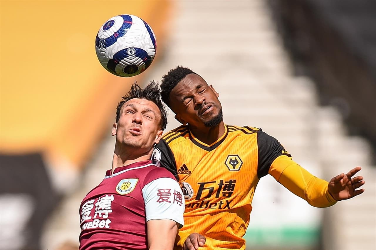 Wolverhampton se lleva una goliza por parte de Burney 4-0 durante la fecha 33 de la Premier League. Chris Wood anotó hat-trick para los locales y Ashley Wood puso la cereza en el pastel al minuto 85 del partido. El mexicano Raúl Jiménez aún no tiene participación en los encuentros con los Wolves.