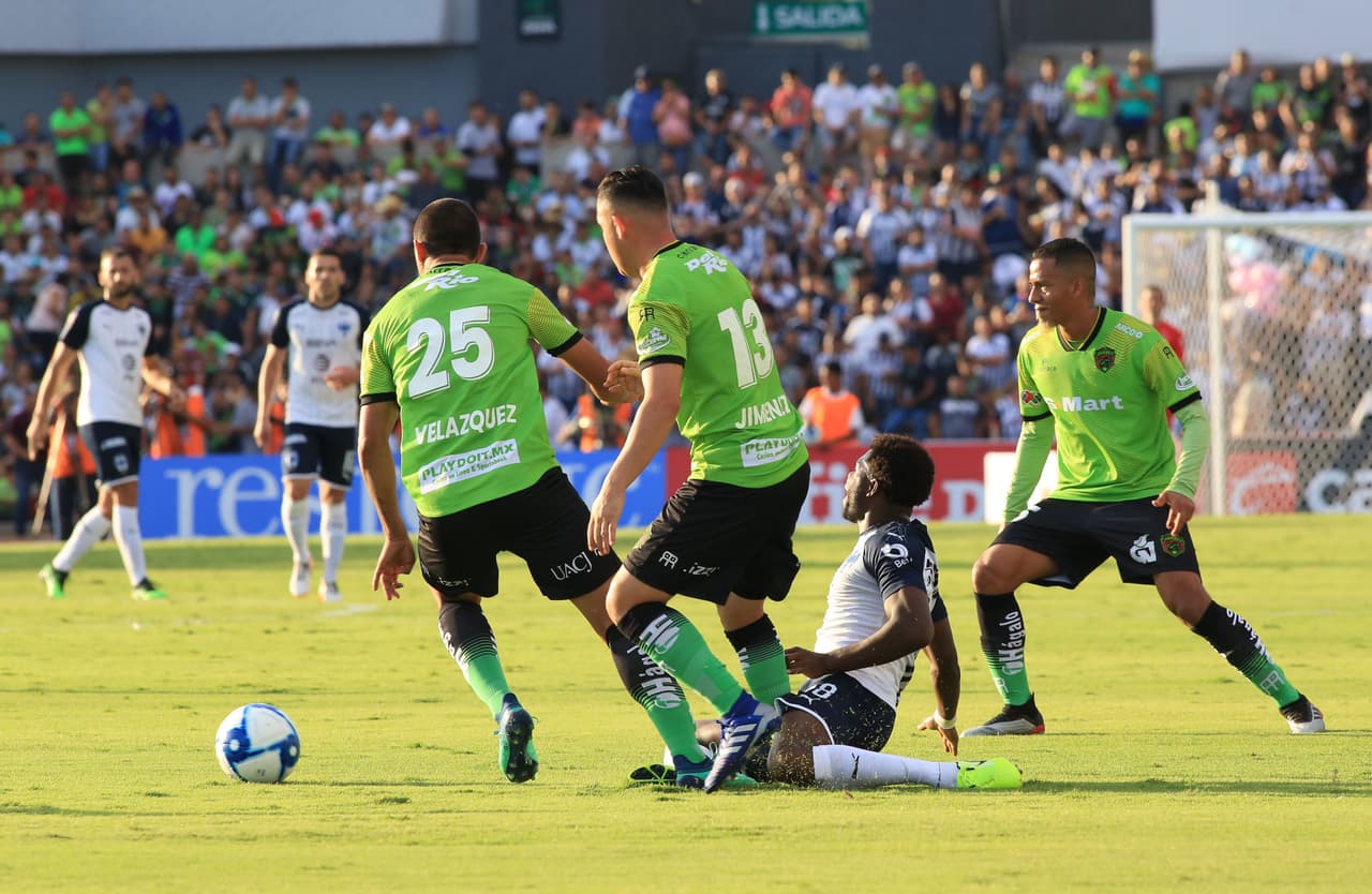 Rayados sufre la cuarta derrota del torneo ante Juárez y los Bravos sorprenden en el cierre de la Fecha 8 en la Liga MX.