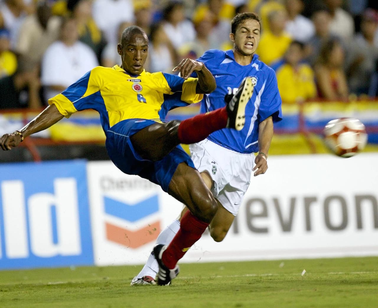 Colombia también participó en la Copa Oro 2003, pero fue echado en Cuartos de Final por Brasil con marcador de 2-0.