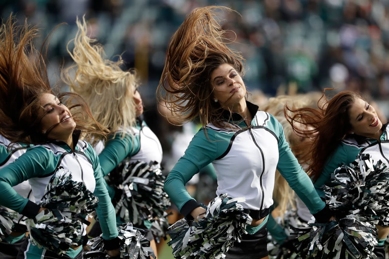La Semana 12 de la NFL tuvo en la belleza y energía de las porristas en los estadios ese ingrediente perfecto para darle un color especial al fútbol americano estadounidense.