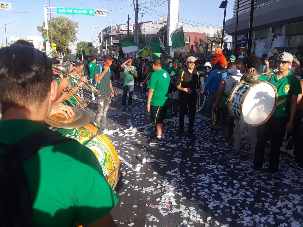 Las calles de León, Guanajuato, se llenaron de fanáticos antes del juego contra Xolos por los Cuartos de Final de la Liguilla en el Clausura 2019.