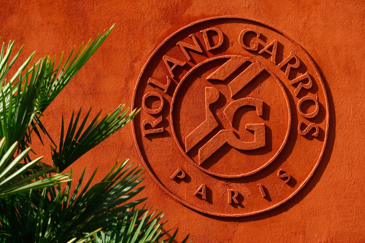 Te traemos las últimas noticias del torneo Roland Garros, la eliminación de Sharapova, nadal y Djokovic pasan, y la venezolana-española Muguruza pasa de ronda.