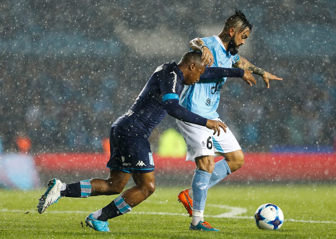 Ibargüen aprendió del fútbol argentino para ser cada vez más competitivo a pesar de su contextura. Las defensas argentinas sufrieron su velocidad.