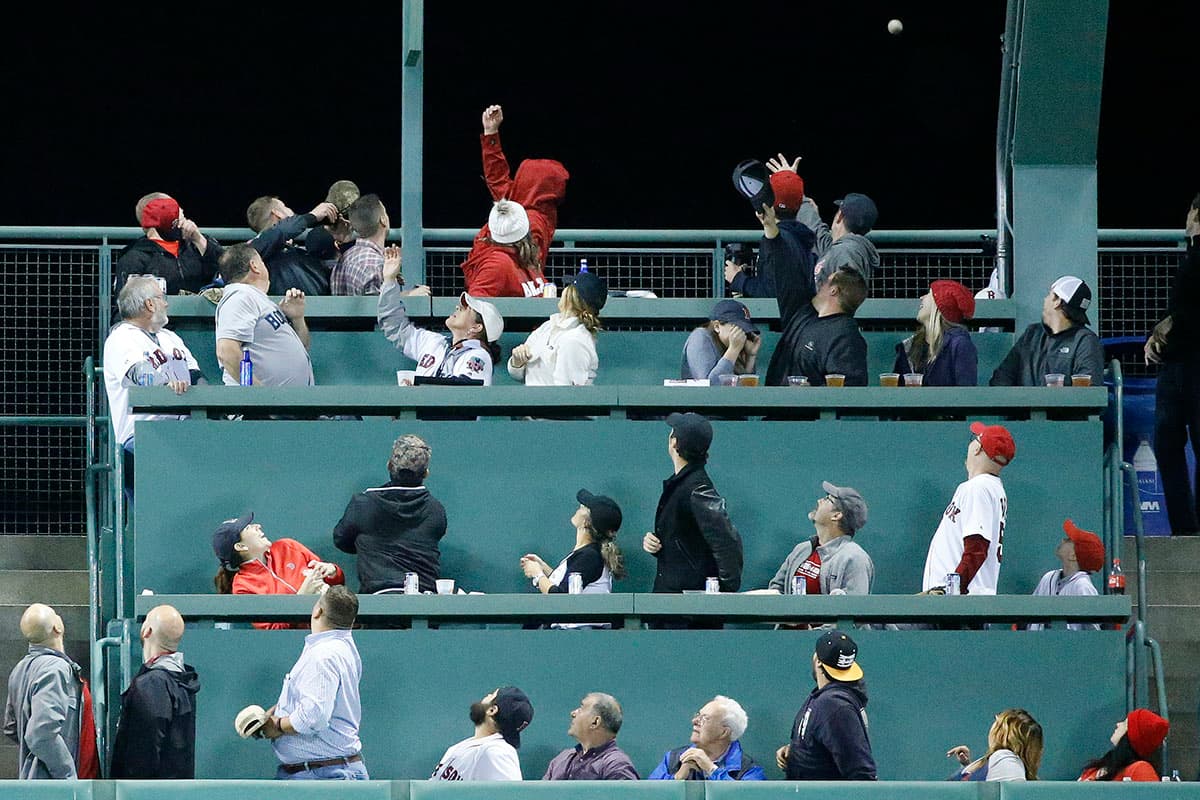 Por el 'Monstruo Verde' de Fenway Park se fue el cuadrangular de Gary Sánchez, el primero de los Yankees en la parte alta del tercer episodio.