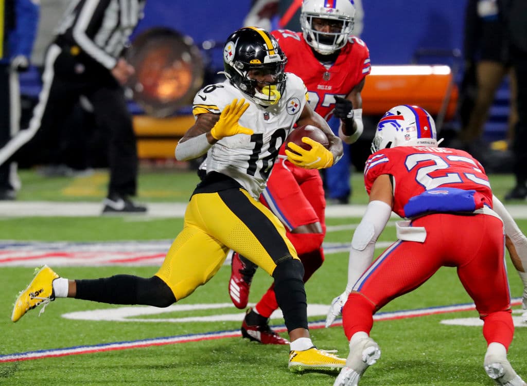 Steffon Diggs brilla con una anotación y 130 yardas por aire en la victoria 15-26 de los Bills sobre los Steelers.