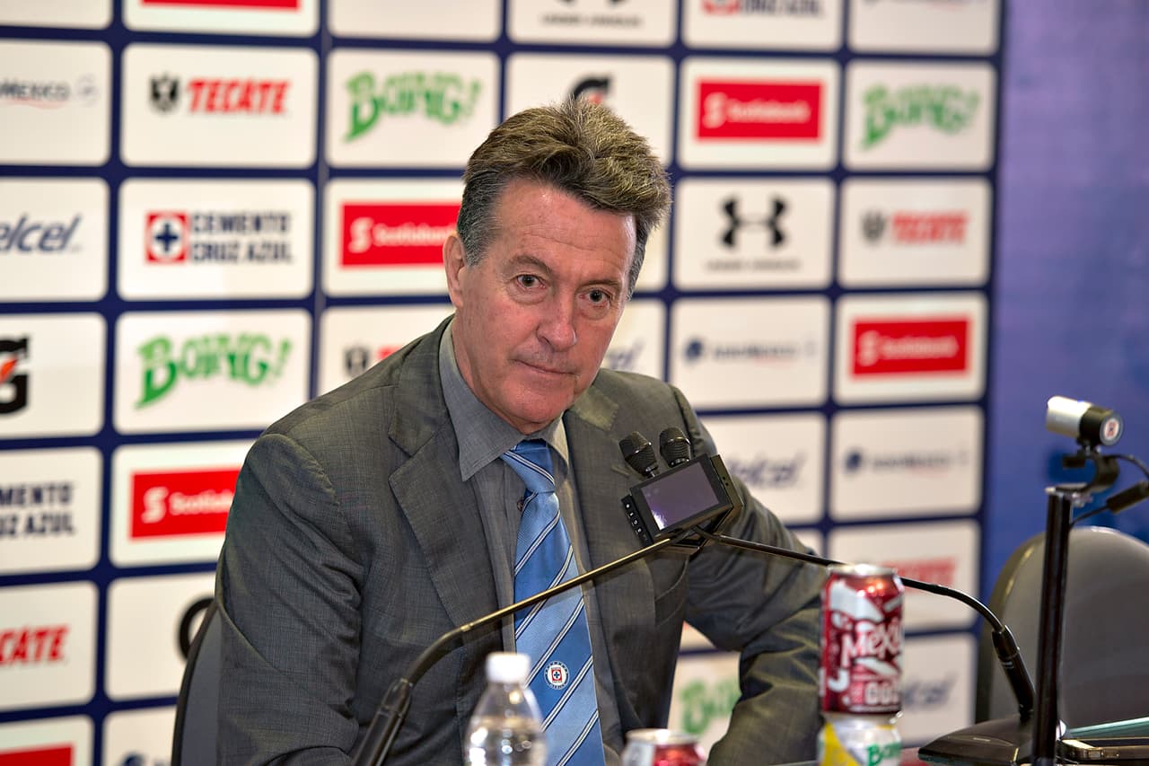 Manzo podría dejar su cargo en Cruz Azul