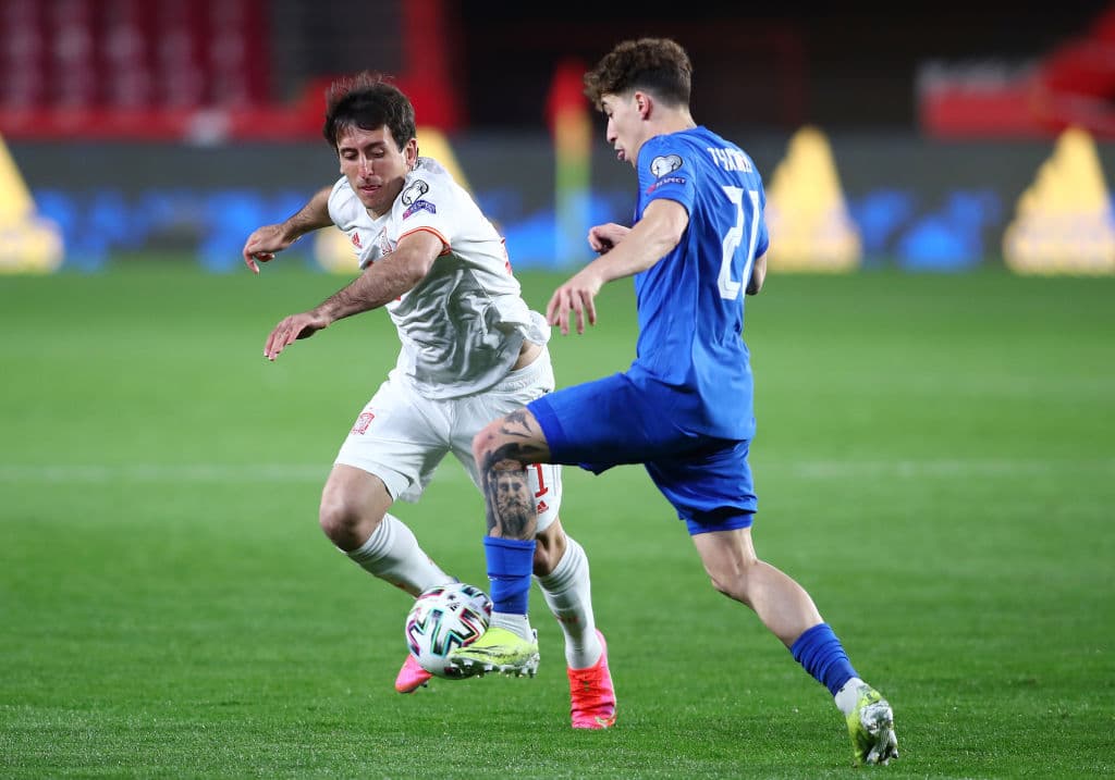 Álvaro Morata abrió el marcador a los 33’. Ya en el segundo tiempo, los visitantes emparejaban los cartones desde los once pasos por conducto de Anastasios Bakasetas (56’). De esta forma, ambas escuadras cierran la J1 con un punto en el Grupo B.