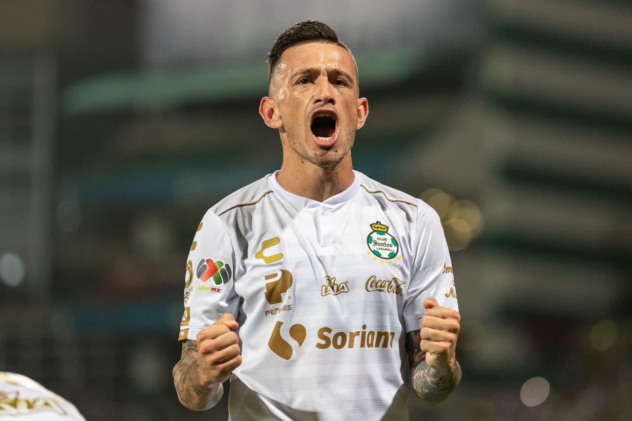 Santos Laguna mostró gran superioridad ante la Máquina de Cruz Azul y además de confirmar ser los mejores del torneo regular, eliminó a los celestes.