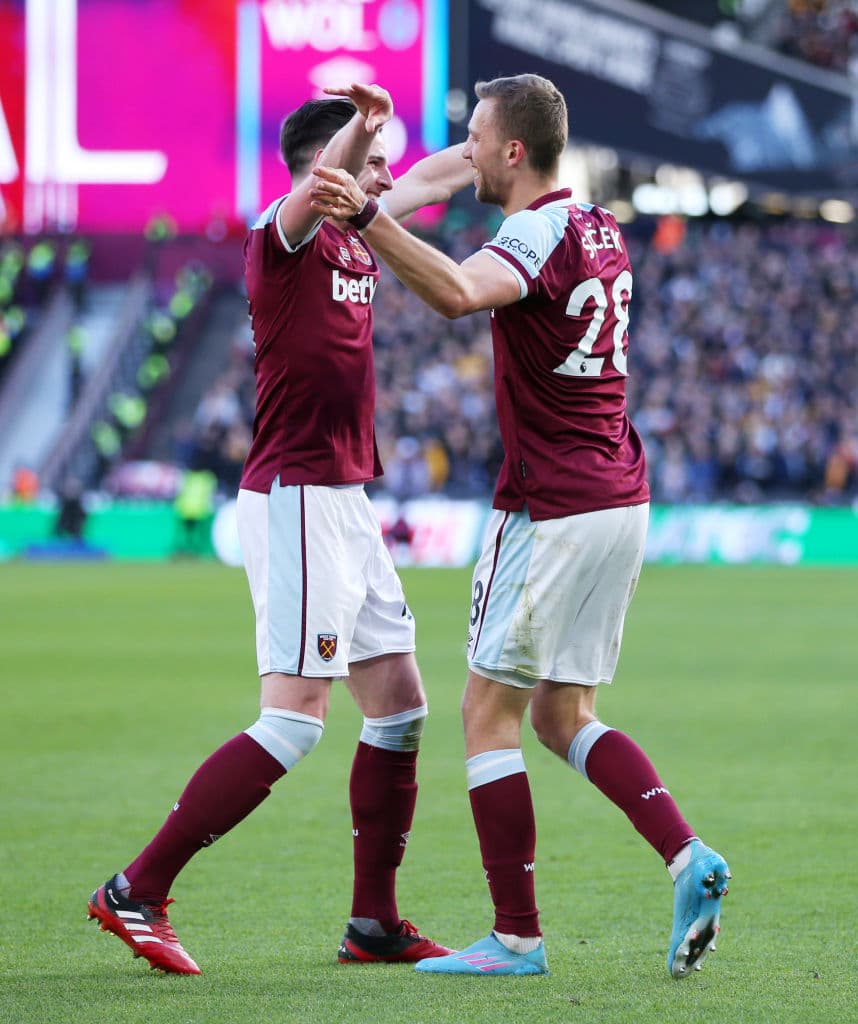 Tomas Soucek le dio el triunfo a West Ham sobre Wolverhampton durante la J27 en la Premier League, dejando el marcador 1-0 a favor de la escuadra londinense. El mexicano Raúl Jiménez ingresó al campo al minuto 81’ del encuentro.