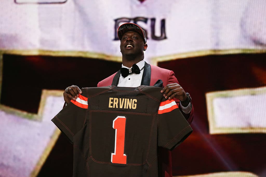 En 2015 un desastre. Tomaron al centro Cam Erving de los Seminoles de Florida State en la posición 19 de la ronda inicial del Draft de ese año. Al término de dos años fue canjeado.