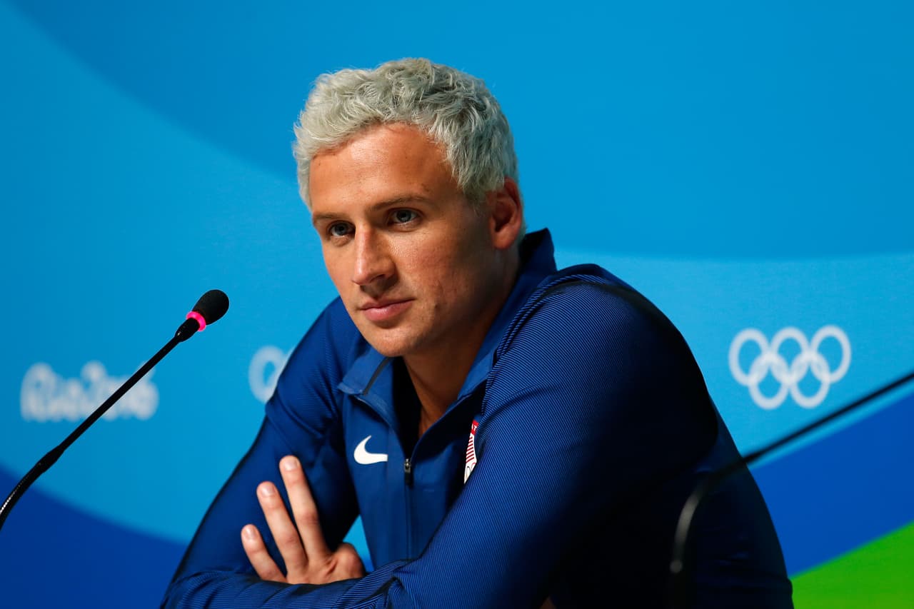 Lochte se disculpó después y aceptó que debió ser más "cuidadoso y sincero", en una saga vergonzosa que podría derivar en repercusiones serias para el nadador.