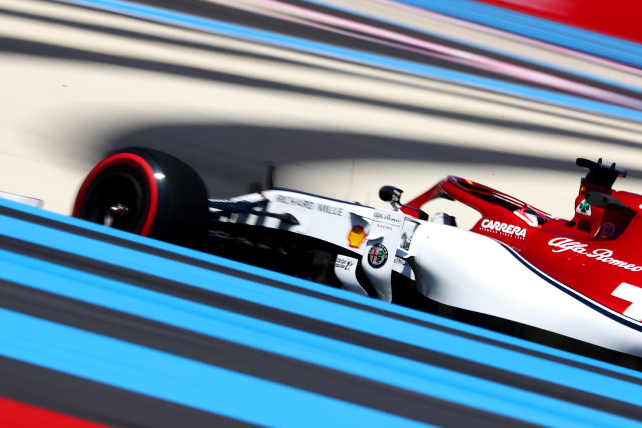 Este viernes la acción en el Gran Premio de Francia (Circuito Paul Ricard en Le Castellett) inició con las dos primeras sesiones de prácticas libres. Los autos de Mercedes volvieron a estar en lo más alto de la clasificación: Lewis Hamiton en la primera y Valtteri Bottas en la segunda. Por su parte, Sergio 'Checo' Pérez fue puesto 11 y 16, respectivamente.