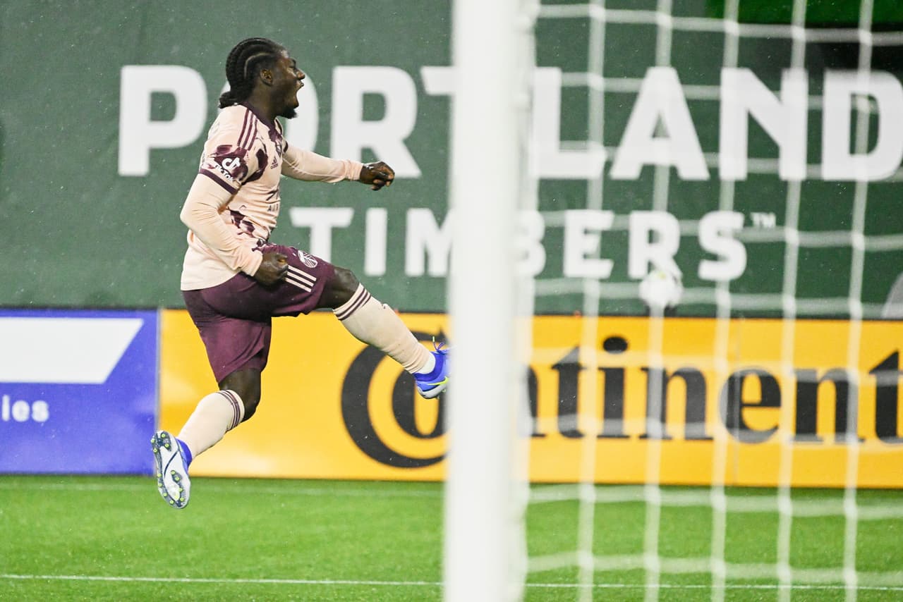 Vibrante empate 2-2 entre Portland Timbers y New England Revolution. El colombiano Yimmi Chará marcó uno de los tantos de 'los Leñadores'.
<br>