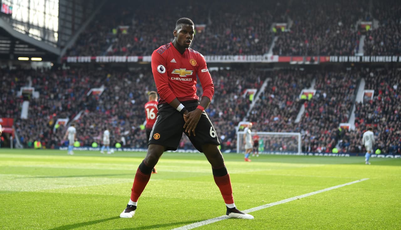 Paul Pogba. La celebración del jugador francés consta de un famoso paso de baile ‘Dab-Dance’. Consta de bajar la cabeza hasta el codo derecho y mantener el brazo izquerdo recto apuntando hacia arriba, luego invertir la dirección y aumentar la velocidad.