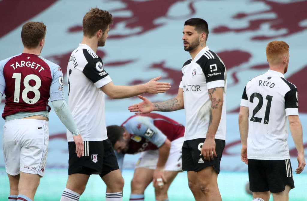 Aston Villa remonta y se lleva el partido ante Fulham, quien está en la zona del descenso en la Premier League. Aleksandar Mitrovic le daba la victoria parcial a su equipo, pero el doblete de Trézéguet y el remate de Ollie Watkins le dieron el triunfo final a los 'Villans' durante la Jornada 30.
