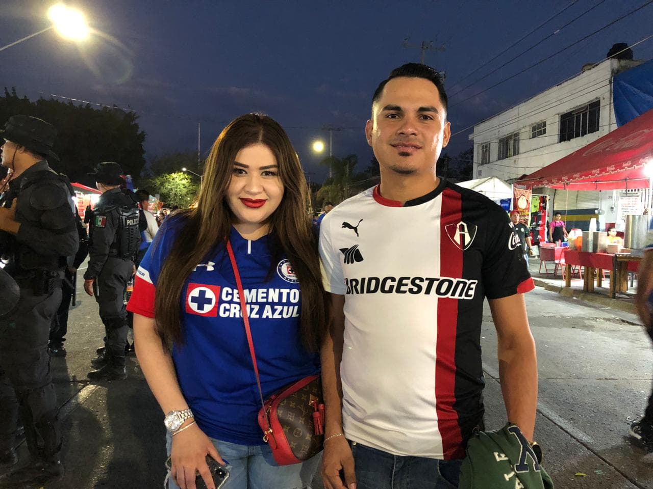 Los fanáticos de Atlas y Cruz Azul en la antesala del encuentro por la Jornada 10 del
<a href="https://www.univision.com/deportes/futbol/liga-mx/" target="_blank">Clausura 2019 de la Liga MX</a>.