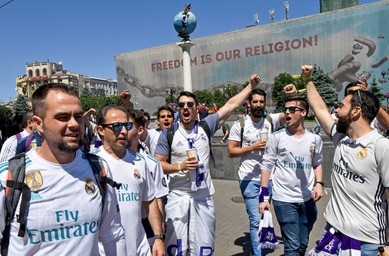 Muchos de los visitantes llegaron a Ucrania en grupos de amigos y familiares.