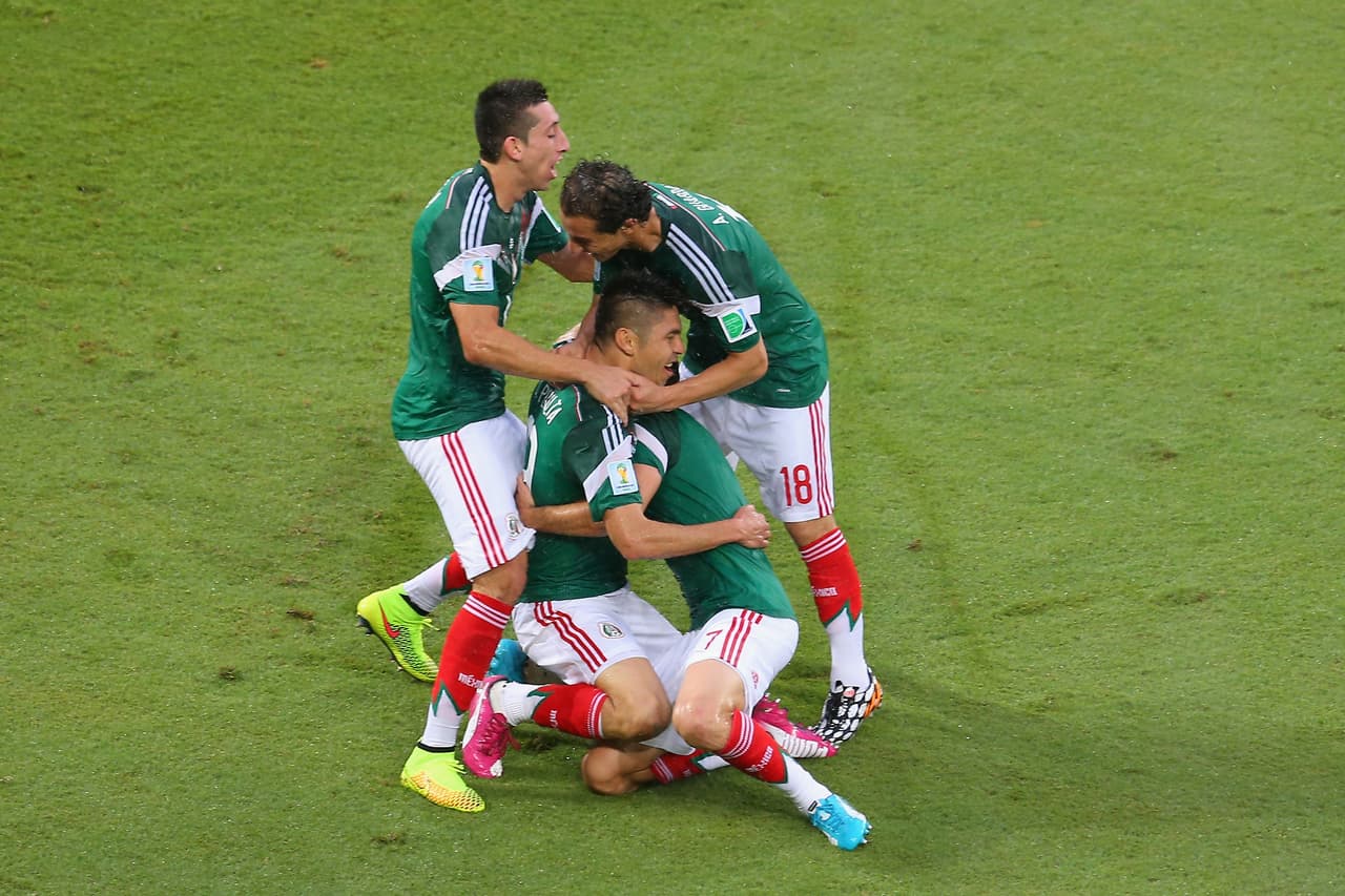 A pesar de no ser parte de la legión de jugadores que militaban en Europa y nunca dar el salto por fuera del fútbol mexicano, Oribe se ganó un puesto entre los fijos de la Selección.