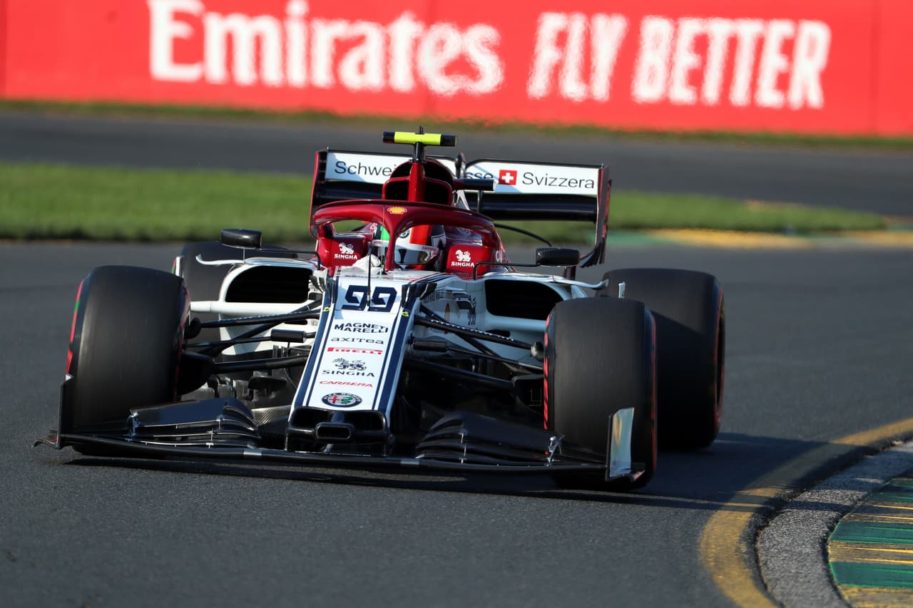 Después de 14 giros, el italiano Antonio Giovinazzi (Alfa Romeo) se quedó con el puesto 14 con un tiempo de 1:22.714.