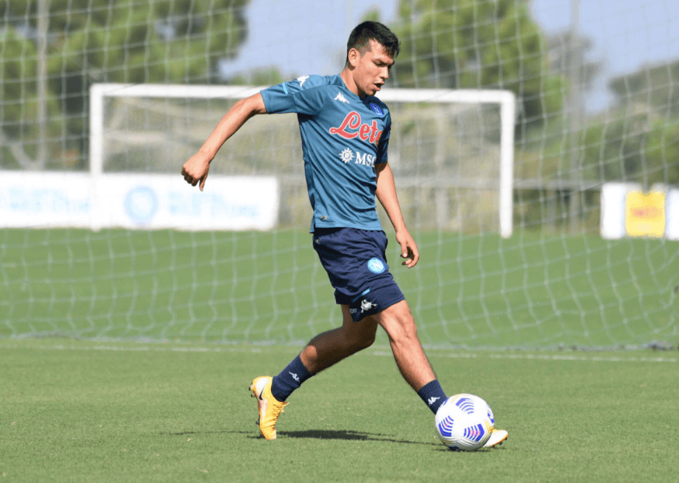Hirving Lozano se somete a prueba de COVID-19 por De Laurentiis