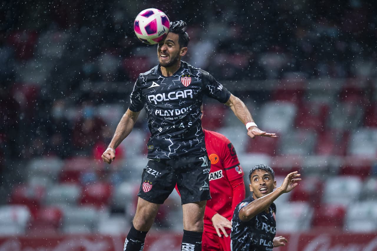 Alex Zendejas adelantó a Necaxa al minuto 52 y Toluca no se trada en reaccionar y empatan el encuentro al minuto 56.
