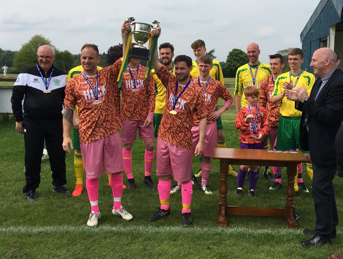 La celebración del título fue por todo lo alto, y le permite al Bedele ascender a la Décima División de Inglaterra.