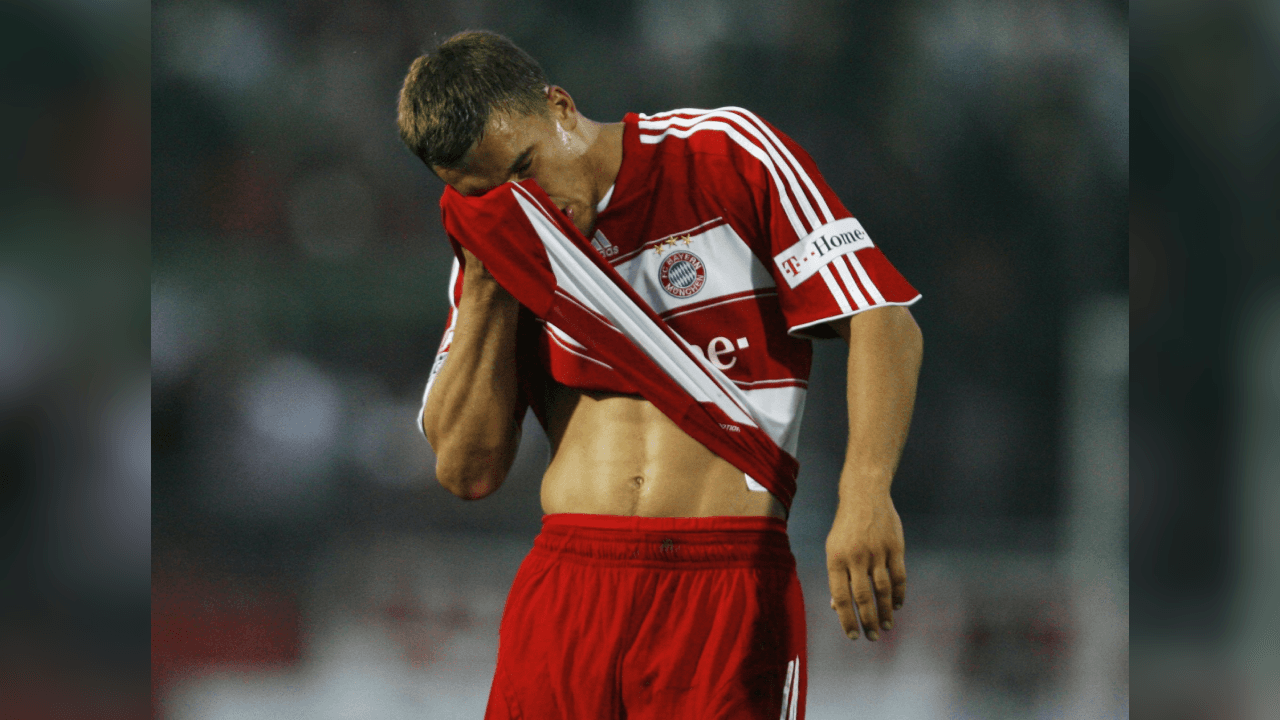 <b>Se perdieron 250 mil euros más</b>
<br>- La última pregunta era sobre geopolítica
<br>- ¿Cuál es la ciudad más poblada de Europa que no es capital de su propio estado?, les preguntaron.
<br>- Hamburgo, Barcelona, Marsella y Milán, eran las opciones.
<br>- El público, en su afán de ayudar, comenzó a ayudarlos indicándoles que era Hamburgo.