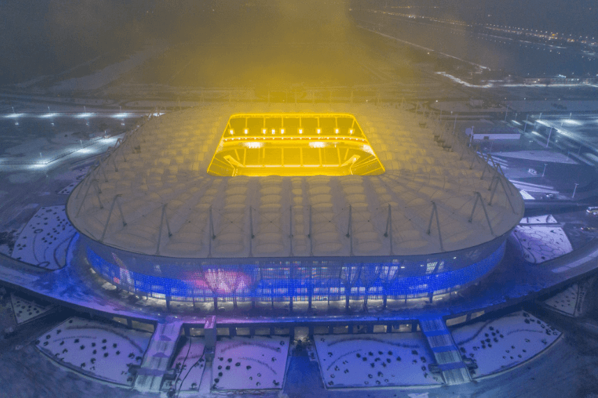 El Rostov Arena (Rostov) ya está terminado y listo para el juego, sin embargo las obras en ascensores, techos y exteriores están aún inconclusas. Las pruebas serán en abril y tendrá capacidad para 42,000 espectadores. Se jugarán cinco partidos de la Copa del Mundo.