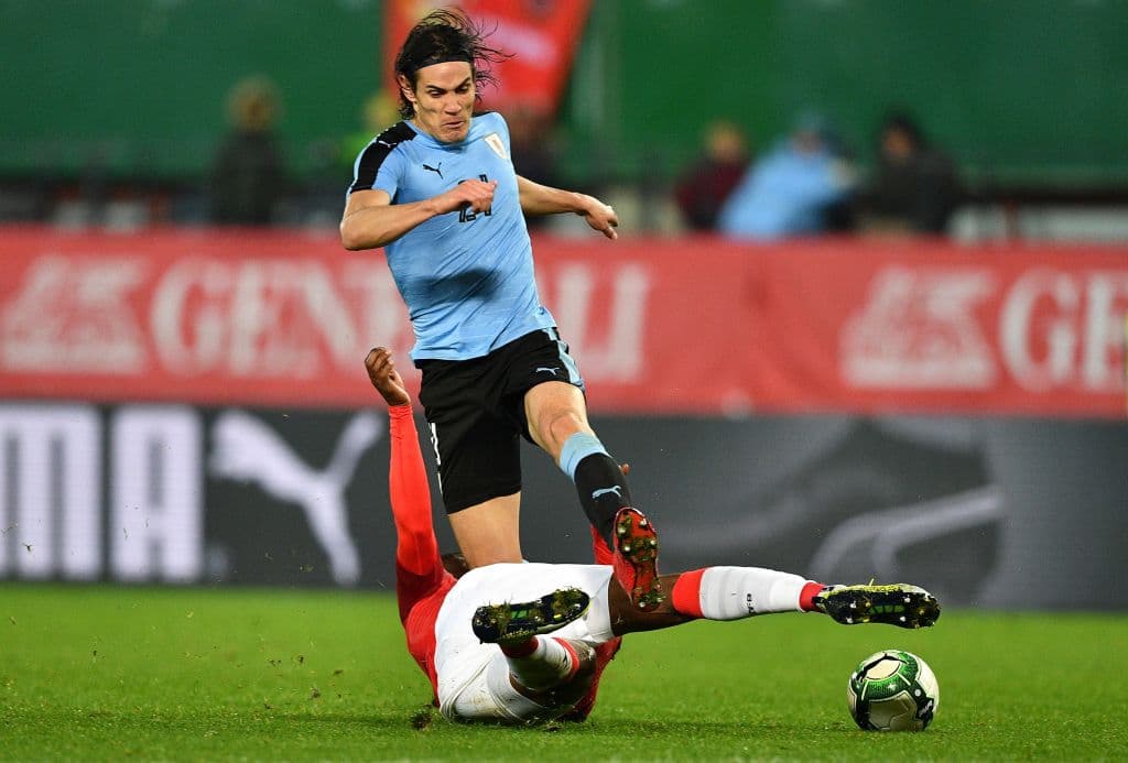 El estelar delantero del PSG, Edinson Cavani, asistirá a su tercera Copa del Mundo con Uruguay. El veterano ariete ya cuenta en la maleta con más de 100 convocatorias con la Celeste, es un infaltable.