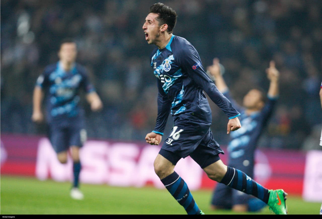 4. Héctor Herrera - Valor: 13, 5 millones de dólares - Del Club Pachuca al F.C. Porto