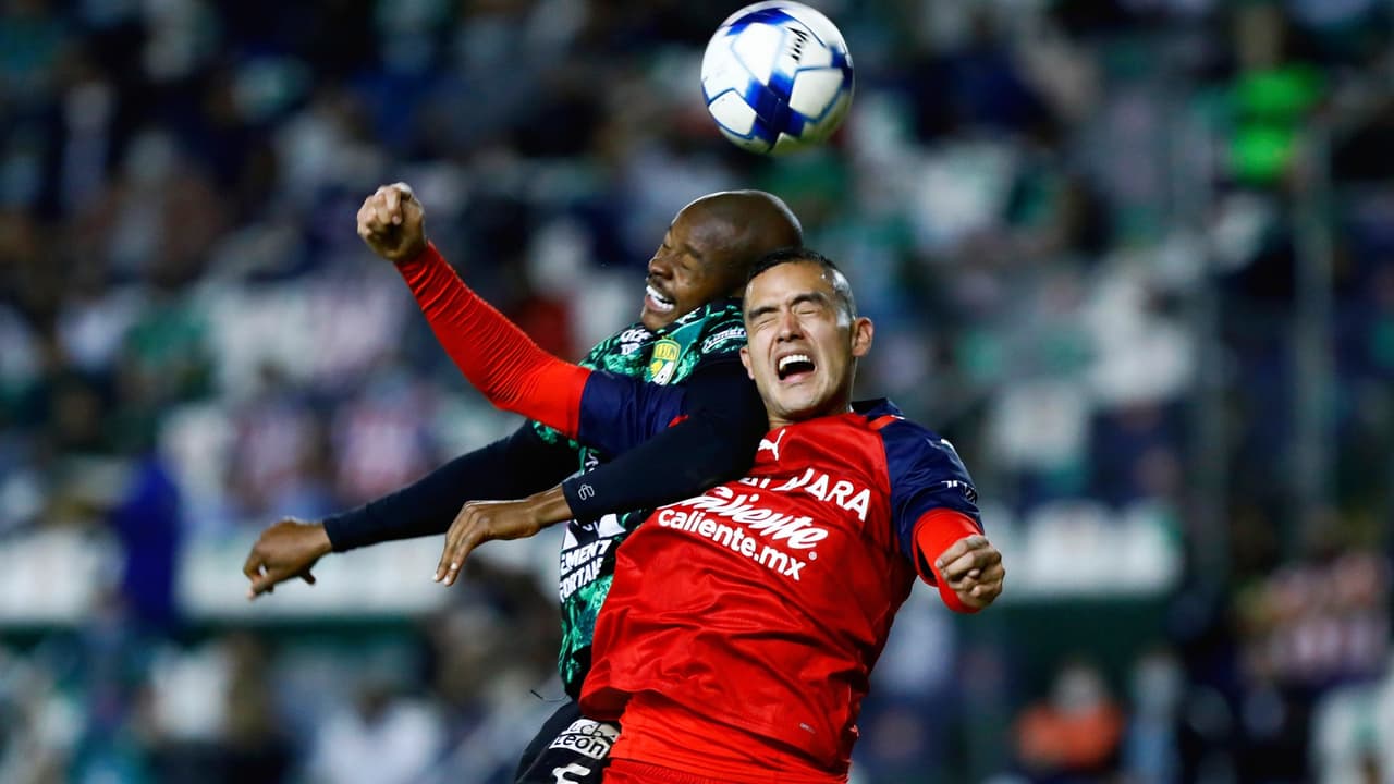 Comisión de Árbitros admite que no le marcaron penal a Chivas