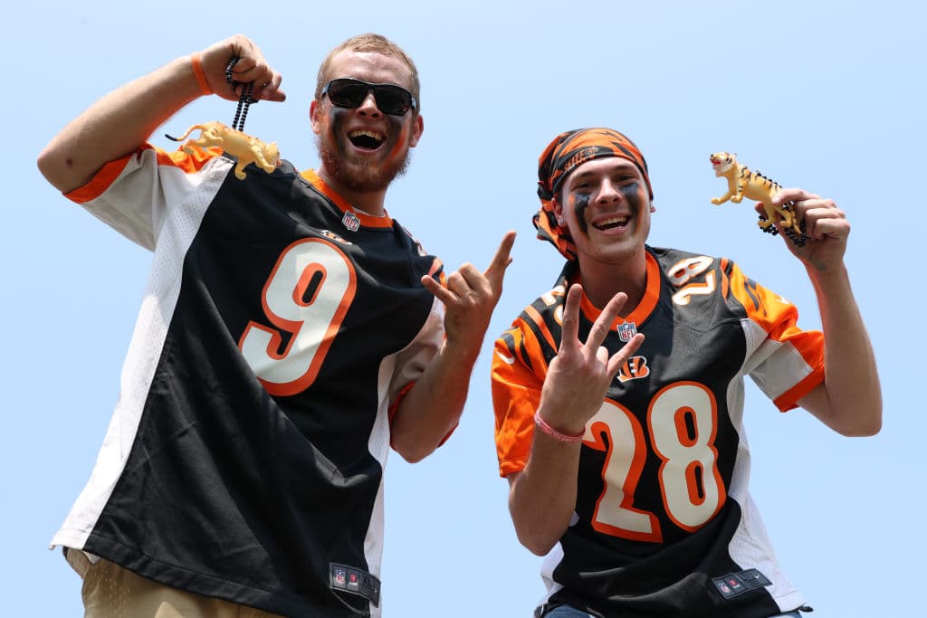 Cincinnati Bengals se impone ante los Minesotta Vikings en tiempos extra con marcador de 27 a 24 durante la primera fecha de la NFL. Evan McPherson pateó un gol de campo de 38 yardas para ganar el juego y darle la victoria al equipo local.