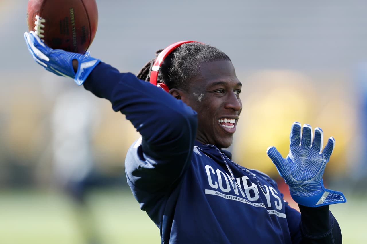 Dallas Cowboys' Lucky Whitehead warms up before an NFL football game against the Green Bay Packers Sunday, Oct. 16, 2016, in Green Bay, Wis. (AP Photo/Matt Ludtke)