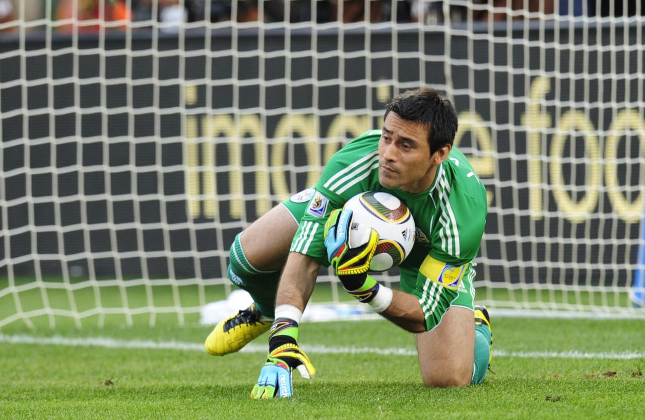 El gran héroe de la definicion fue el arquero paraguayo Justo Villar.