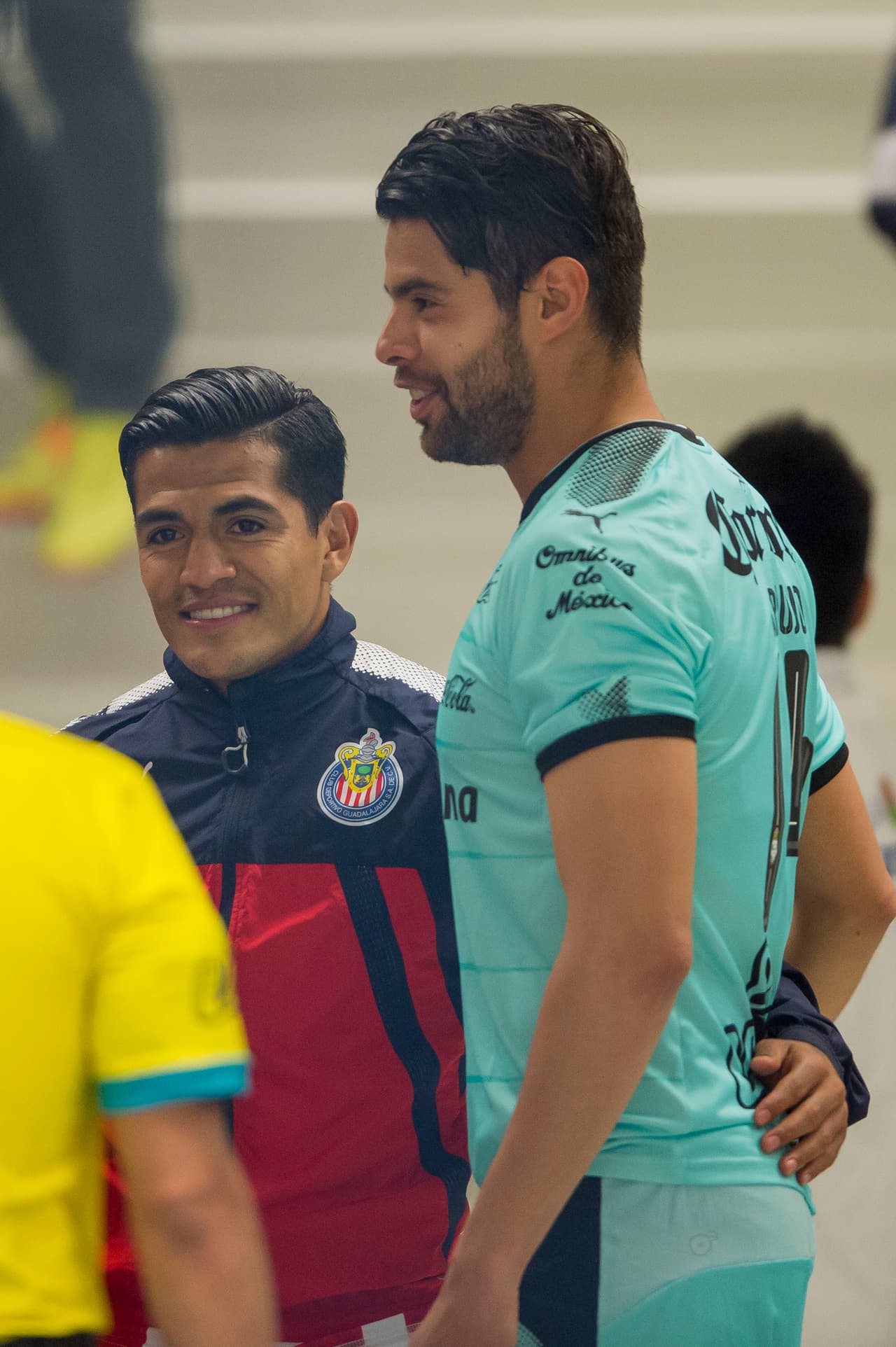 La posible llegada de Ricardo Peláez a Cruz Azul, como directivo, llevaría a La Máquina a tres jugadores, uno de ellos sería Néstor Araújo, tambien vinculado con las Chivas y una salida a Europa.